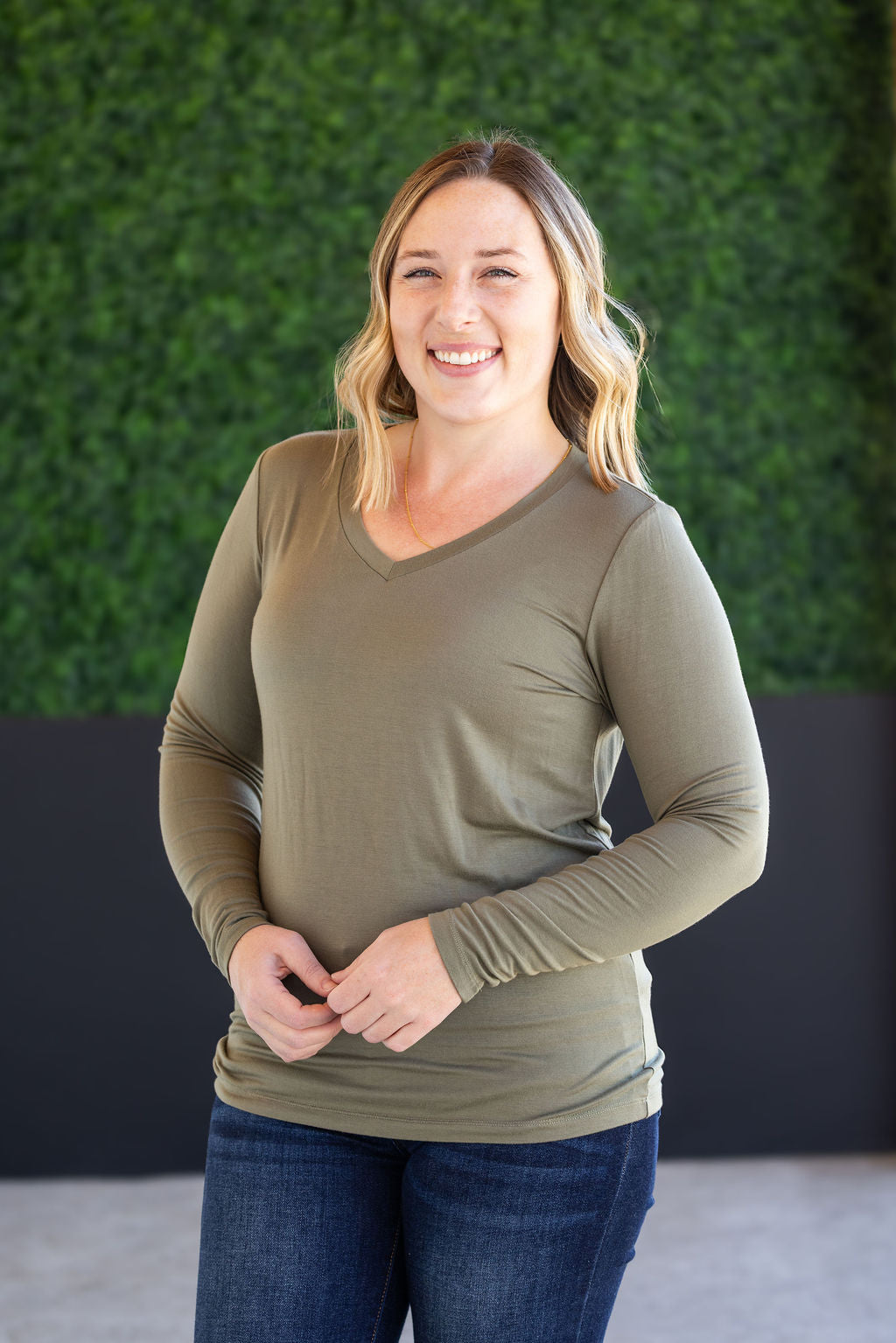 PREBOOK Larissa Long Sleeve - Olive