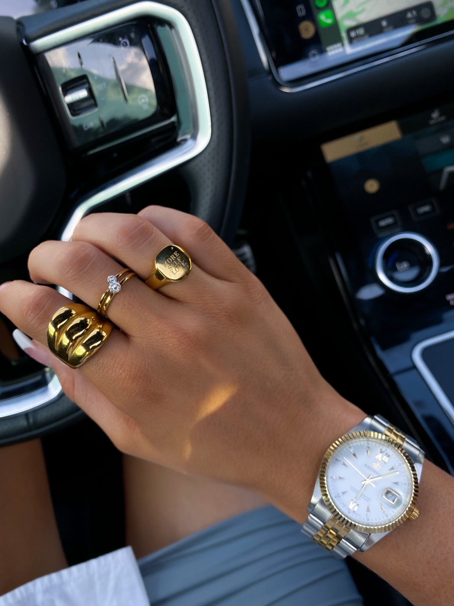 LARGE GOLD SHELL RING