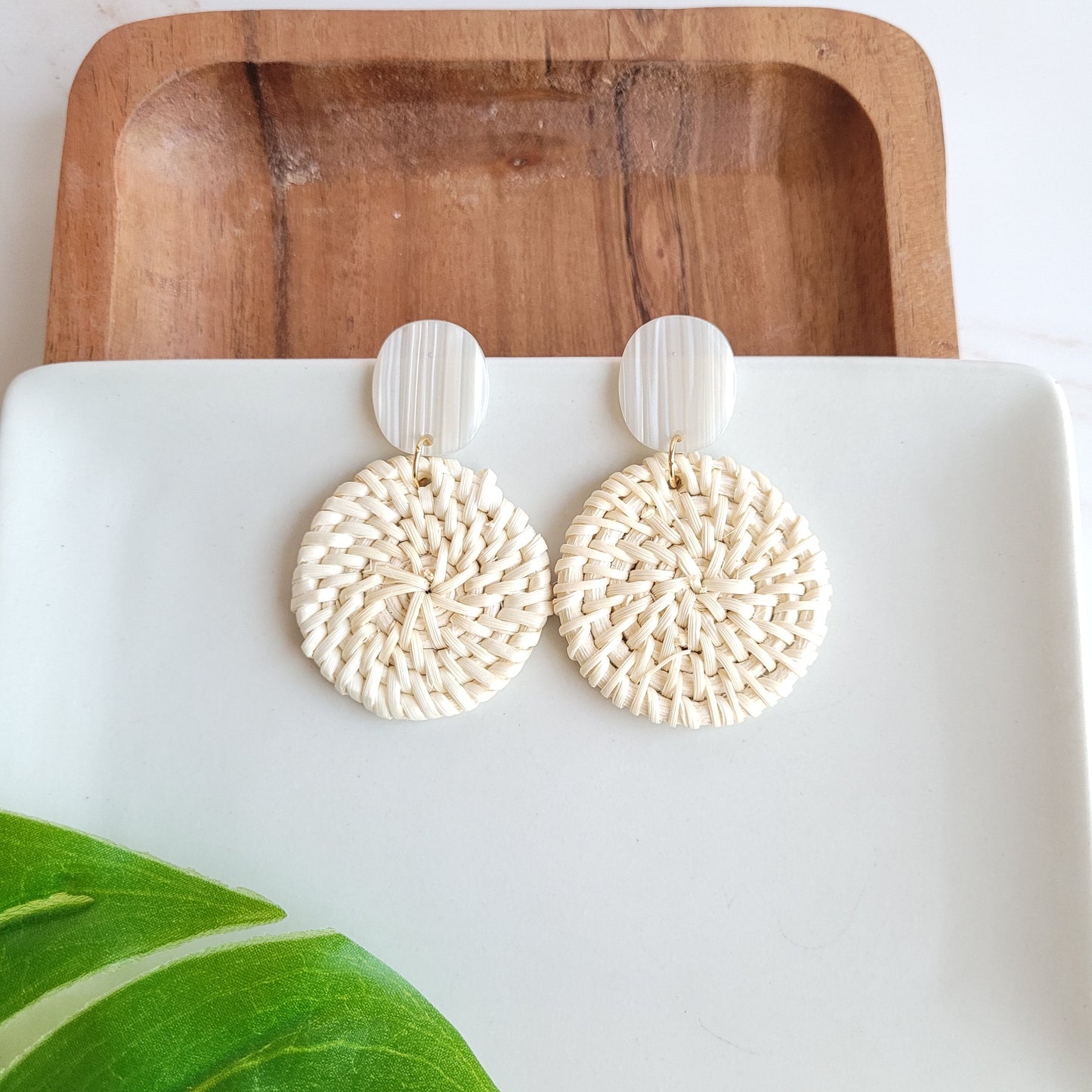 Dominica Earrings - Light Rattan Seashell