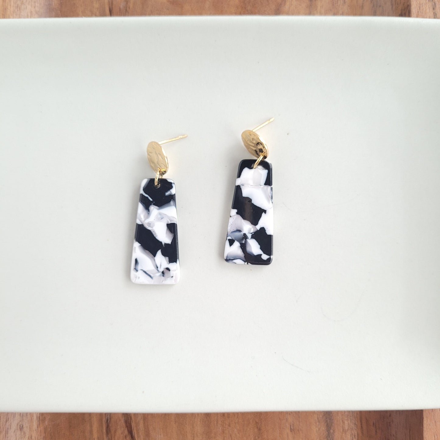 Mia Mini Earrings - Black & White