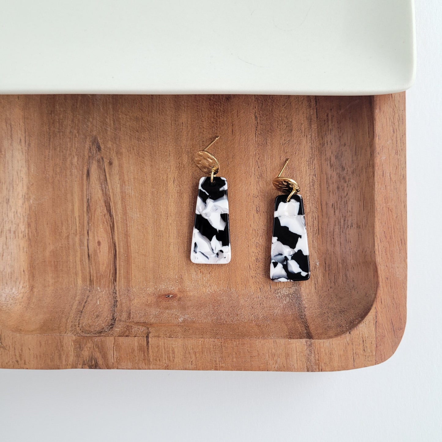 Mia Mini Earrings - Black & White