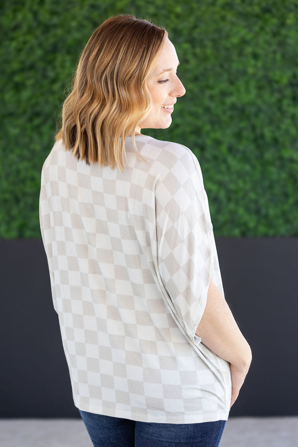 PREBOOK Darcy Dolman - Neutral Checkers