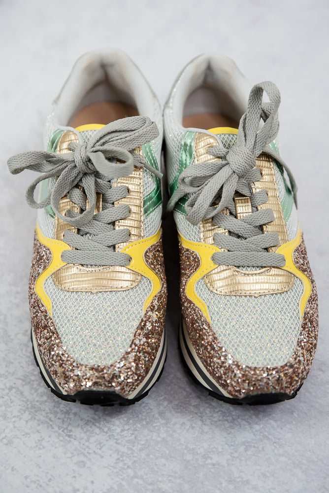 Miu Miu Sneakers in Gold