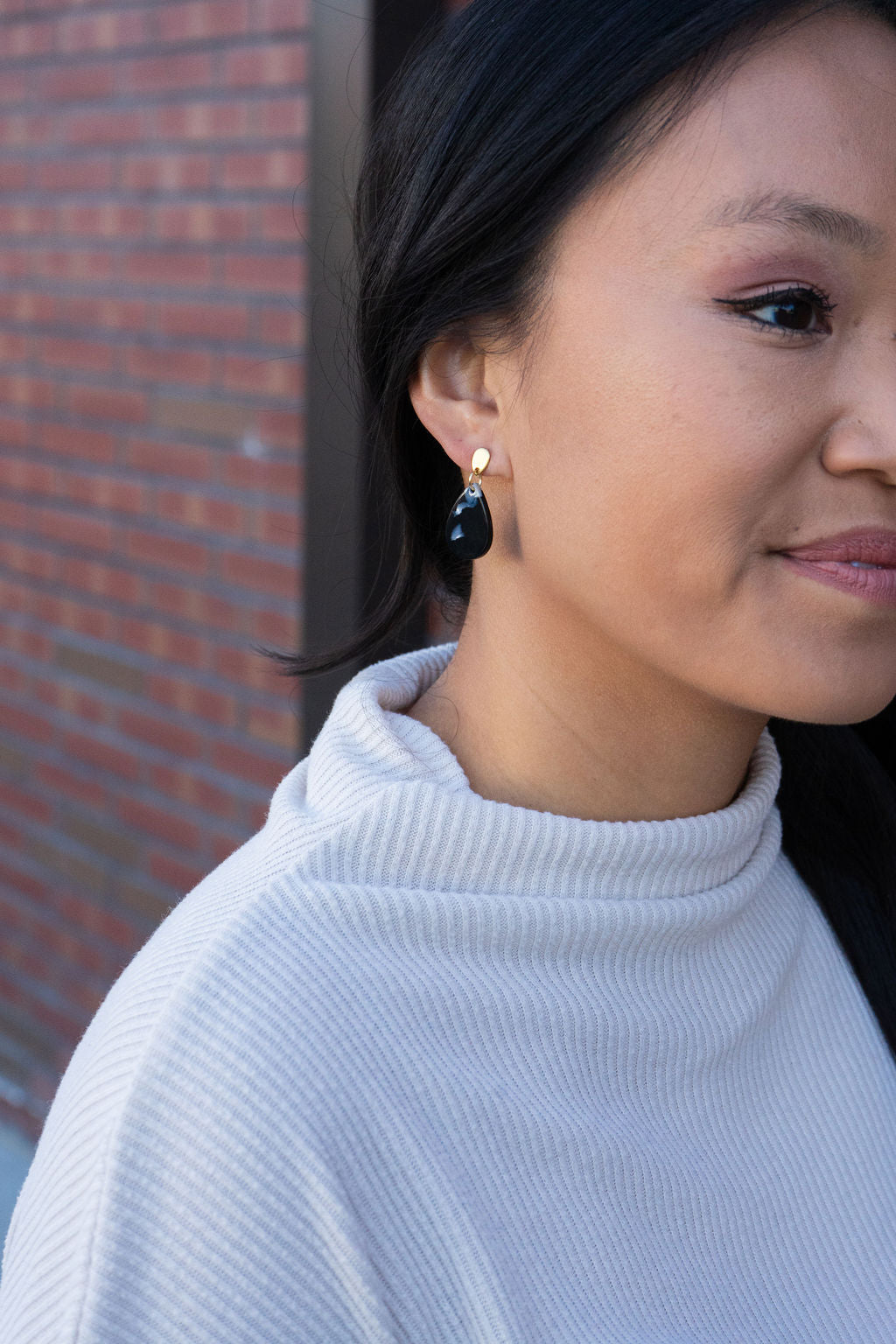 Leah Earrings - Onyx Black